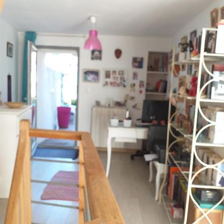La Maison D Annick Apartment Lodeve Luaran gambar