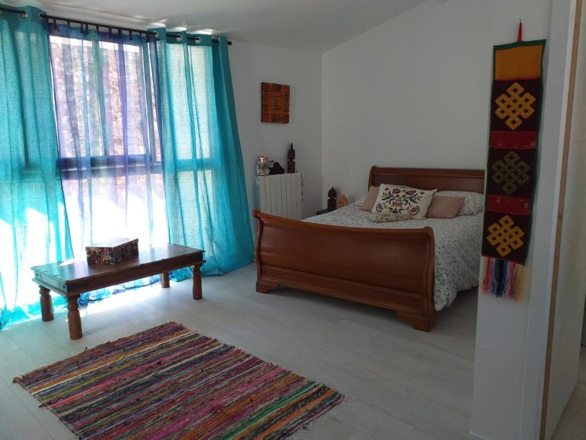 La Maison D Annick Apartment Lodeve Luaran gambar