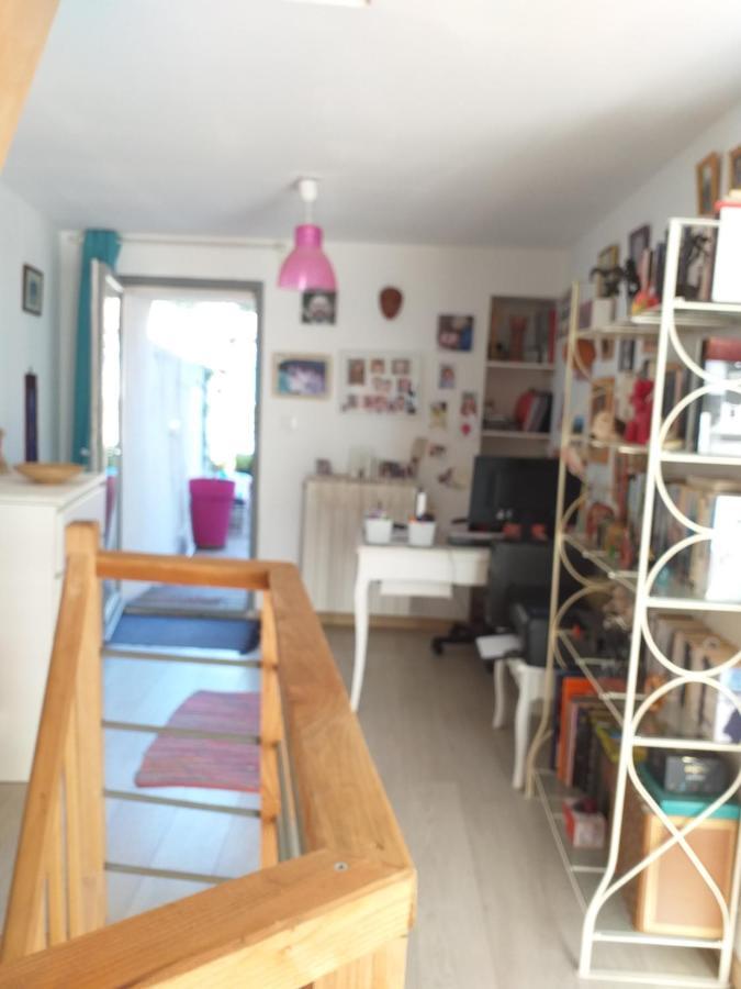 La Maison D Annick Apartment Lodeve Luaran gambar